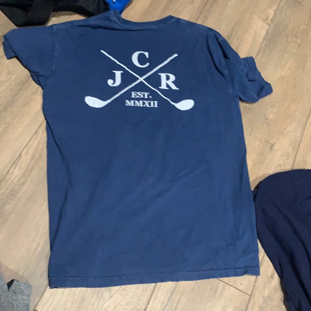 J.R Criders T-shirt navy blue size large